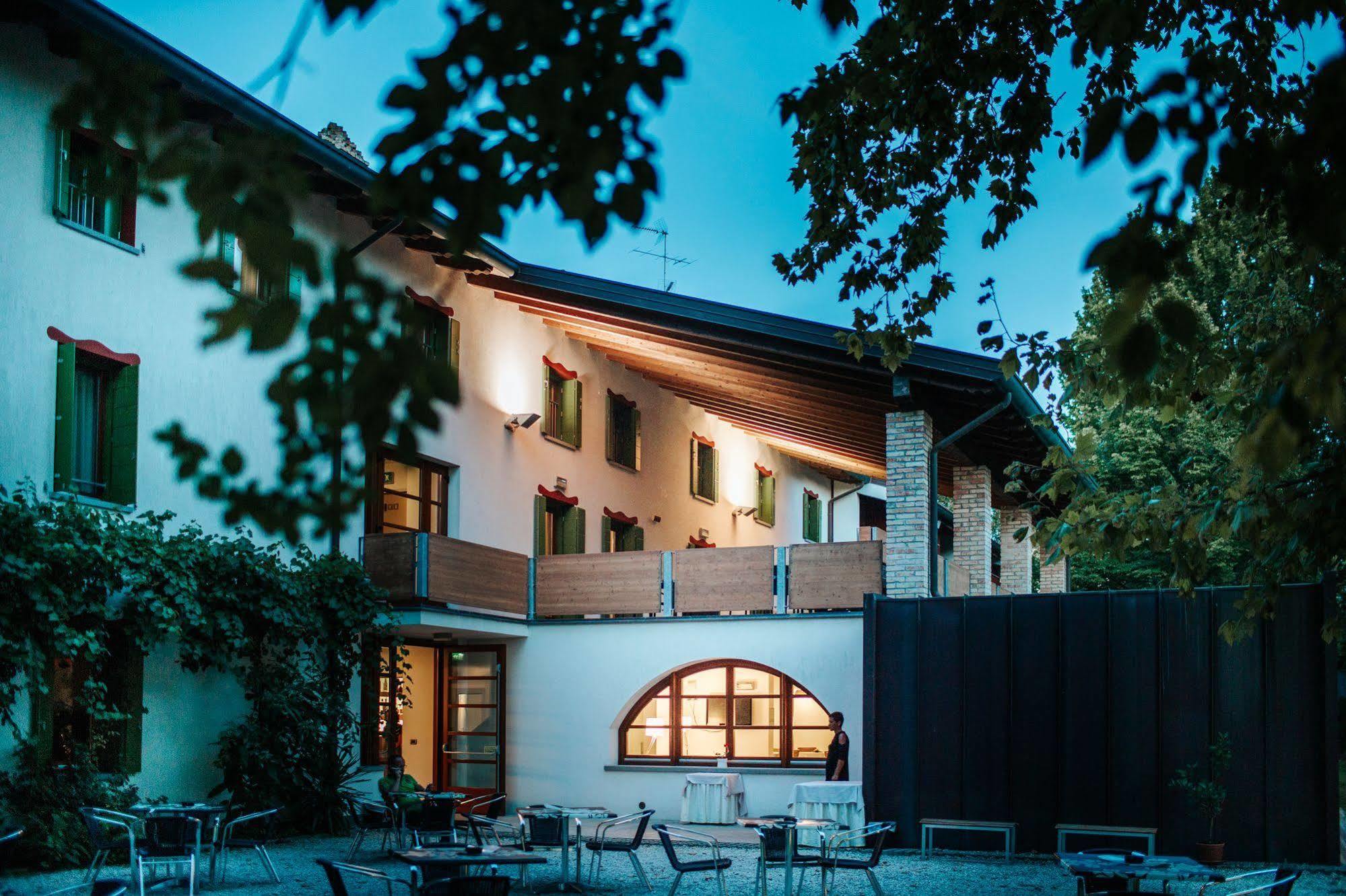 Hotel La Pergola Lignano Sabbiadoro Exterior photo